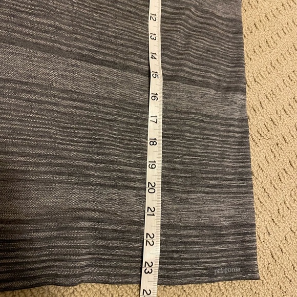 Patagonia Women’s Tank Top Large Gray Striped - Picture 8 of 8